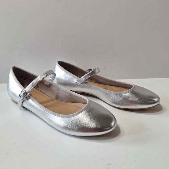 Madden Girl by Steve Madden NEW Preppy Peonie Metallic Silver Ballet Flat Size 8 - Picture 1 of 11